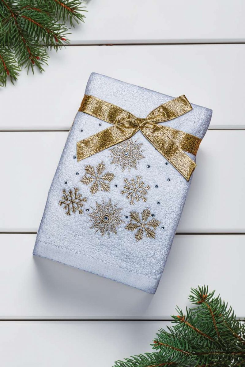 OLIMA CHRISTMAS TOWEL - SNOWFLAKES I